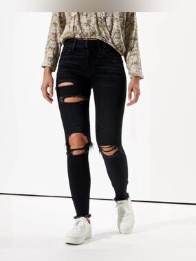 AEO Black The Dream Jean Skinny Distressed Raw Hem 2 High Rise Stretch Baddie